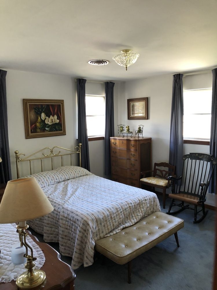 ESTATE ORDERED SOLD! Lakeside (Bucktown) Community: 1629 Live Oak St, Metairie, LA 70005
